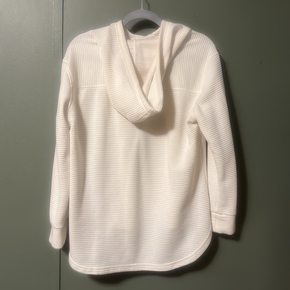 Cream Colored Athletic Hoodie🌿 - Picture 2 of 2